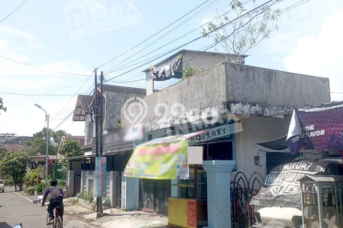 Kost Dijual di Soekarno Hatta dengan 6 KT dan Luas 178m2 Kost Dijual di Soekarno Hatta dengan 6 KT dan Luas 178m2