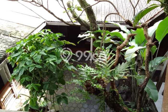 Unit Komersial Dijual di Bandung LT 367m2 & LB 400m2 Unit Komersial Dijual di Bandung LT 367m2 & LB 400m2