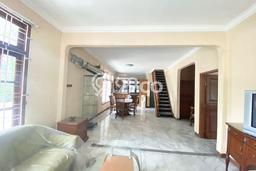 Rumah Menguntungkan di Burangrang, Dekat Kawasan Komersial, Bandung - 4 Kamar Tidur Rumah Menguntungkan di Burangrang, Dekat Kawasan Komersial, Bandung - 4 Kamar Tidur