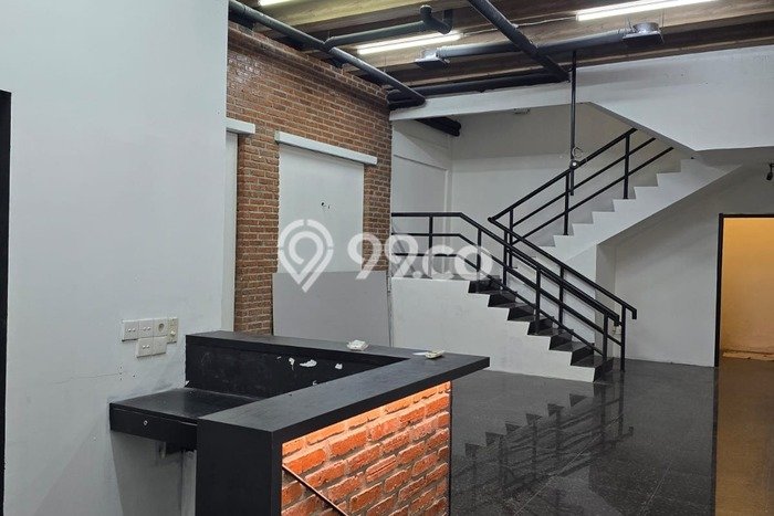 Ruko Dijual di Prime Area Jakarta Selatan Luas 300m2 Ruko Dijual di Prime Area Jakarta Selatan Luas 300m2