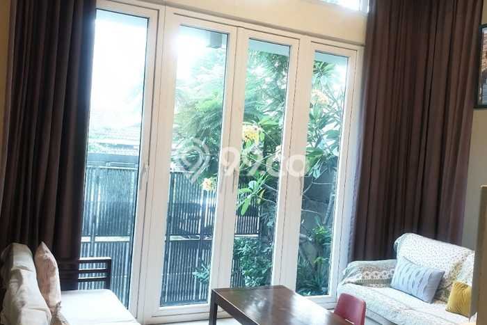 Ready to Use! Luxury House LT 140m2 Desain Elegan di Puri Indah Ready to Use! Luxury House LT 140m2 Desain Elegan di Puri Indah