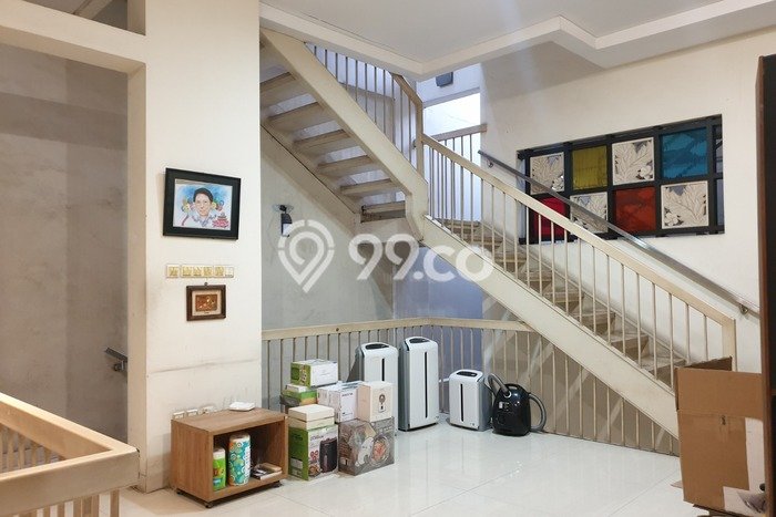 Ready to Use! Luxury House LT 140m2 Desain Elegan di Puri Indah Ready to Use! Luxury House LT 140m2 Desain Elegan di Puri Indah