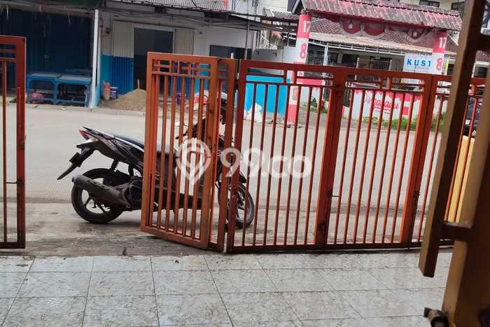 Ruko untuk disewa di Curug punya LT 110m2 & LB 100m2 harga sewa kompetitif Ruko untuk disewa di Curug punya LT 110m2 & LB 100m2 harga sewa kompetitif