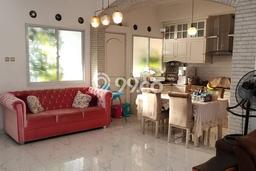 Ready to Use! Luxury House LT 262m2 Desain Modern di Bintaro Ready to Use! Luxury House LT 262m2 Desain Modern di Bintaro