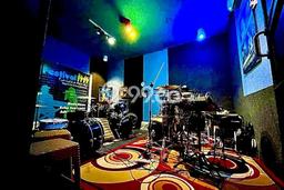 Rumah Elit Modern Tanpa Renovasi di Raffles Hills Jakarta Timur Rumah Elit Modern Tanpa Renovasi di Raffles Hills Jakarta Timur