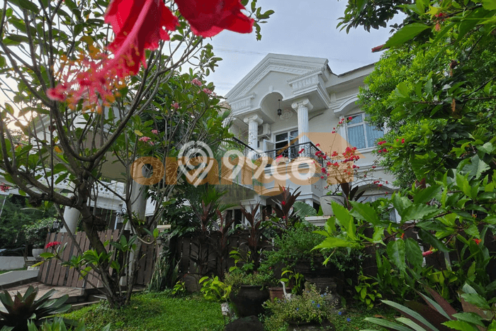 For Sale! Luxury House LT 240m2 Desain Modern di Legenda Wisata For Sale! Luxury House LT 240m2 Desain Modern di Legenda Wisata