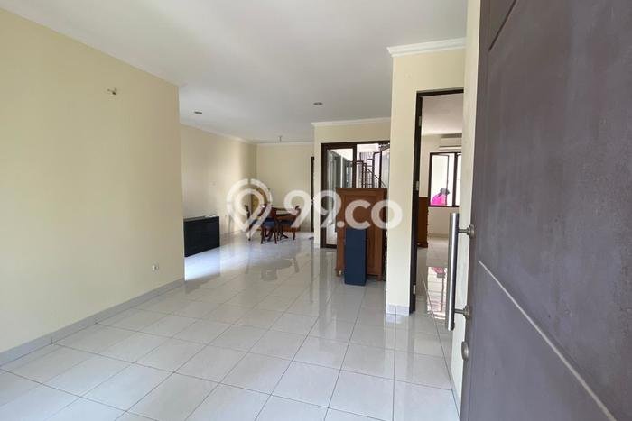 Dijual Rumah Modern 3 KT di Legenda Wisata, Jakarta Timur Dijual Rumah Modern 3 KT di Legenda Wisata, Jakarta Timur