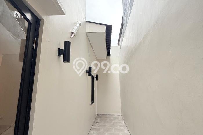 Rumah Luxury Modern Tanpa Renovasi di Cibubur Jakarta Timur Rumah Luxury Modern Tanpa Renovasi di Cibubur Jakarta Timur
