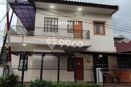 Hunian Elit LB 300m2 Siap Huni Desain Elegan di Bintaro, Tangerang Selatan Hunian Elit LB 300m2 Siap Huni Desain Elegan di Bintaro, Tangerang Selatan