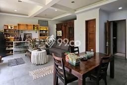 Hunian Mewah LB 180m2 Siap Pakai Desain Elegan di Bintaro, Tangerang Selatan Hunian Mewah LB 180m2 Siap Pakai Desain Elegan di Bintaro, Tangerang Selatan