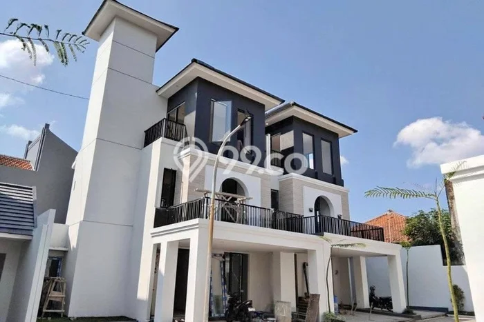 Rumah Luas Asri 5 KT Siap Pakai di Semeru Semarang Rumah Luas Asri 5 KT Siap Pakai di Semeru Semarang