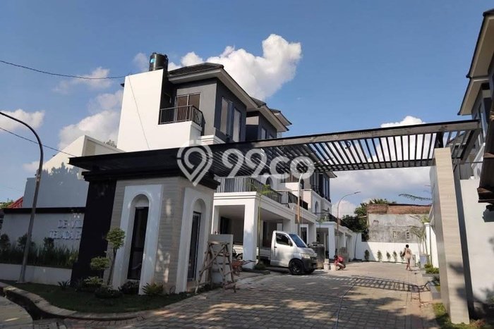Rumah Luas Asri 5 KT Siap Pakai di Semeru Semarang Rumah Luas Asri 5 KT Siap Pakai di Semeru Semarang