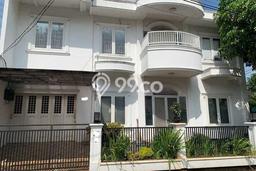 Ready to Use! Luxury House LT 250m2 Desain Modern di Rempoa Ready to Use! Luxury House LT 250m2 Desain Modern di Rempoa