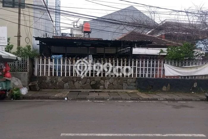 Ready to Use! Premium House LT 450m2 Desain Elegan di Salemba Ready to Use! Premium House LT 450m2 Desain Elegan di Salemba