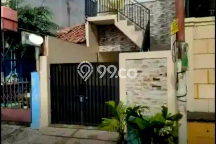 Kost Dijual di Simprug dengan 0 KT dan Luas 222m2 Kost Dijual di Simprug dengan 0 KT dan Luas 222m2