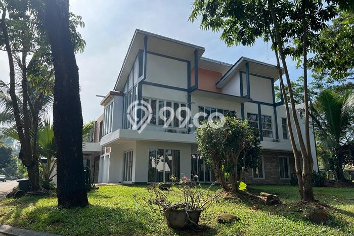 Hunian Eksklusif Dijual LT 320m2 di BSD, Tangerang Selatan Hunian Eksklusif Dijual LT 320m2 di BSD, Tangerang Selatan