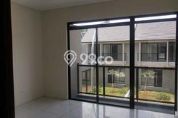 Rumah di , 4 KT, Pemandangan Kota, LT 120m2m² LB 94m2m² Rumah di , 4 KT, Pemandangan Kota, LT 120m2m² LB 94m2m²