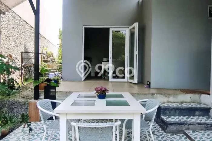 Ready to Use! Premium House LT 220m2 Desain Elegan di Harjamukti Ready to Use! Premium House LT 220m2 Desain Elegan di Harjamukti