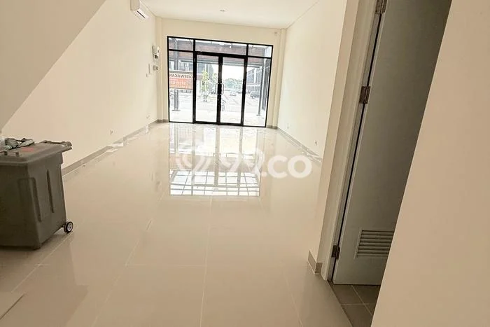 Unit Ruko Disewakan di Gading Serpong di Area Ramai & Strategis Unit Ruko Disewakan di Gading Serpong di Area Ramai & Strategis