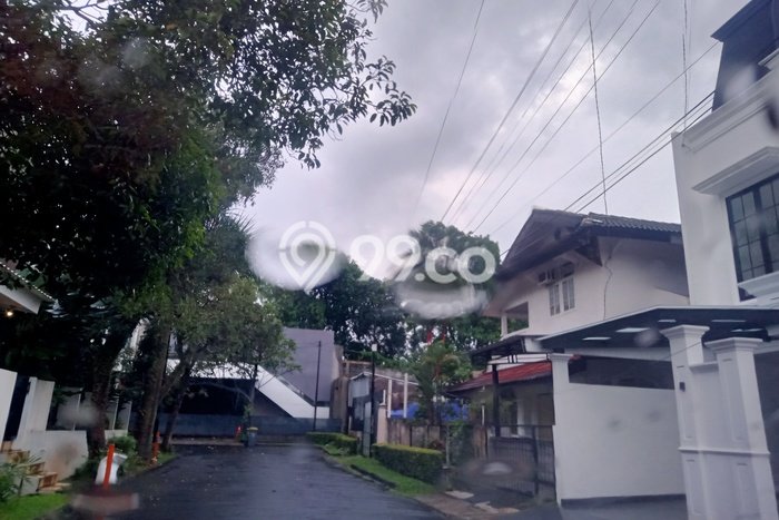 Ready to Use! Luxury House LT 476m2 Desain Modern di Pondok Pucung Ready to Use! Luxury House LT 476m2 Desain Modern di Pondok Pucung