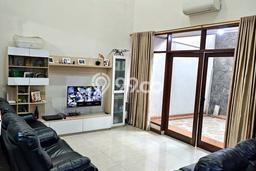 Rumah Modern 3 KT di Taman Holis Indah Bandung Full Furnished Rumah Modern 3 KT di Taman Holis Indah Bandung Full Furnished