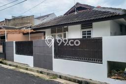 Disewakan segera hunian minimalis strategis 4 Kamar di Antapani, Bandung Disewakan segera hunian minimalis strategis 4 Kamar di Antapani, Bandung