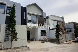 Rumah Luas Asri 3 KT Siap Pakai di Setiabudi Bandung Rumah Luas Asri 3 KT Siap Pakai di Setiabudi Bandung