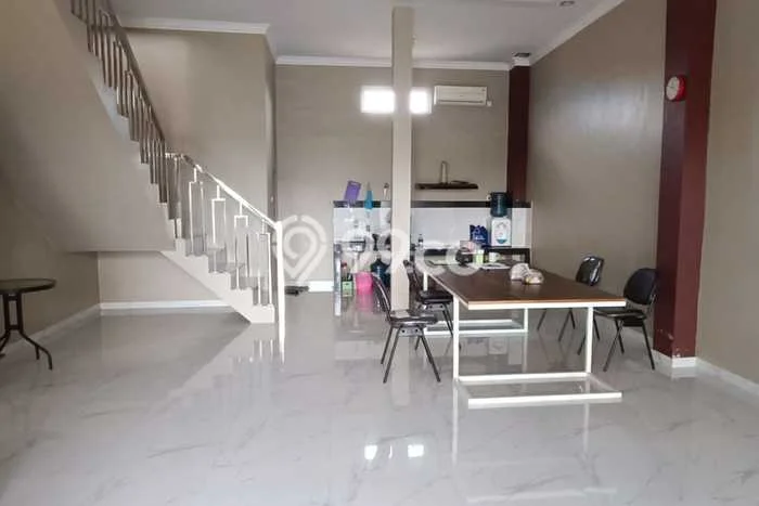 Rumah Strategis Minimalis Lb 171m2 di Tenayan Raya, Pekanbaru Rumah Strategis Minimalis Lb 171m2 di Tenayan Raya, Pekanbaru