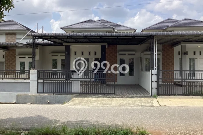 For Sale Rumah 3 Kamar Lokasi Ideal Bagus dan Strategis di Tenayan Raya For Sale Rumah 3 Kamar Lokasi Ideal Bagus dan Strategis di Tenayan Raya