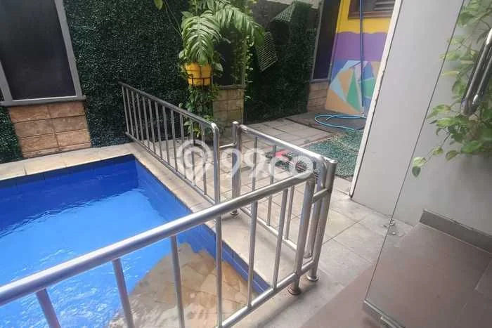 Rumah sewa siap pakai 4 KT di Pejaten, Jakarta Selatan Rumah sewa siap pakai 4 KT di Pejaten, Jakarta Selatan