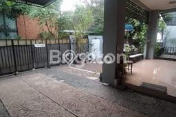 Ready to Use! Premium House LT 410m2 Desain Modern di Kebagusan Ready to Use! Premium House LT 410m2 Desain Modern di Kebagusan