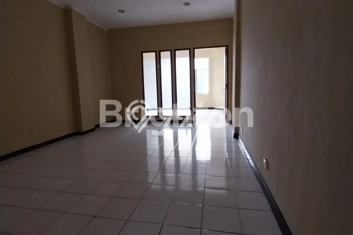 Ruko disewakan lokasi strategis Tebet Jakarta Selatan 210m2 Ruko disewakan lokasi strategis Tebet Jakarta Selatan 210m2
