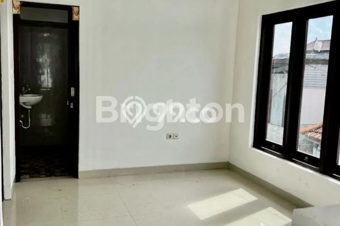 Disewakan! Rumah 2 Kamar Tidur &
2 Kamar Mandi di Renon, Denpasar Disewakan! Rumah 2 Kamar Tidur &
2 Kamar Mandi di Renon, Denpasar