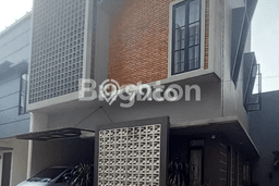 Hunian Cantik Modern Lb 160m2 di Jagakarsa, Jakarta Selatan Hunian Cantik Modern Lb 160m2 di Jagakarsa, Jakarta Selatan