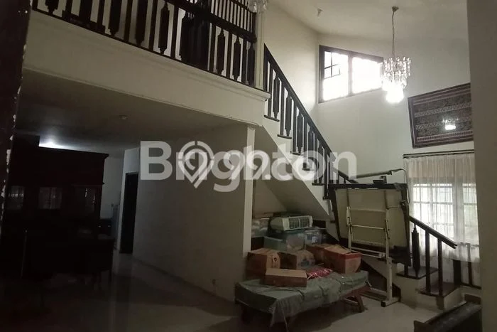 Rumah Luas Asri 5 KT Siap Pakai di Bintaro Tangerang Selatan Rumah Luas Asri 5 KT Siap Pakai di Bintaro Tangerang Selatan