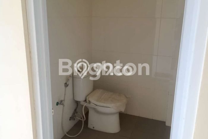 Ruko Dijual di Tebet LT 102m2, LB 300m2 Solusi Investasi Cerdas Ruko Dijual di Tebet LT 102m2, LB 300m2 Solusi Investasi Cerdas
