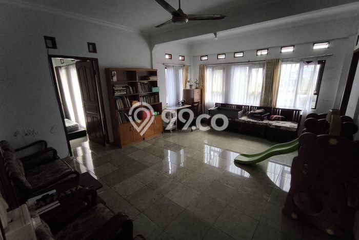 Jual Segera Rumah LT 224m2m² / LB 300m2m² di Kawasan Bisnis Sariwangi, Bandung Jual Segera Rumah LT 224m2m² / LB 300m2m² di Kawasan Bisnis Sariwangi, Bandung