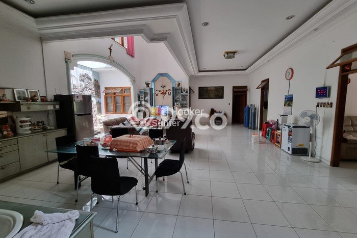 Jual Rumah Luas Megah Dengan View Eksklusif di Jelambar, Jakarta Barat Jual Rumah Luas Megah Dengan View Eksklusif di Jelambar, Jakarta Barat