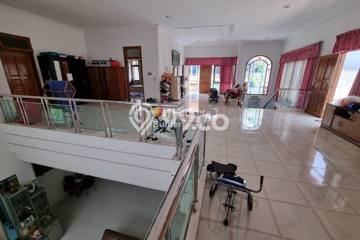 Jual Rumah Luas Megah Dengan View Eksklusif di Jelambar, Jakarta Barat Jual Rumah Luas Megah Dengan View Eksklusif di Jelambar, Jakarta Barat