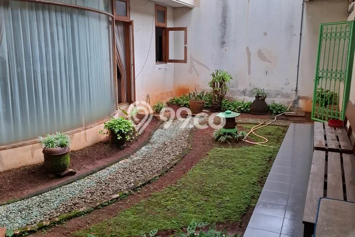 Rumah Mewah Siap Huni LT 1100m2 di Kebon Jeruk, Jakarta Barat Rumah Mewah Siap Huni LT 1100m2 di Kebon Jeruk, Jakarta Barat