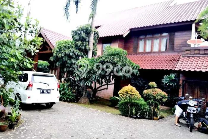 Hunian Elit LB 925m2 Siap Pakai Desain Elegan di Cipadu, Tangerang Hunian Elit LB 925m2 Siap Pakai Desain Elegan di Cipadu, Tangerang