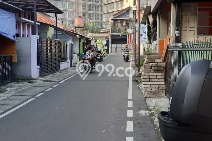 Dijual Kost Strategis di Pasar Minggu, Jakarta Selatan 0 KT, 7 KM, Luas Bangunan 220m2 Dijual Kost Strategis di Pasar Minggu, Jakarta Selatan 0 KT, 7 KM, Luas Bangunan 220m2