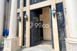 Unit Ruko Dijual di Jakarta Pusat LT 250m2 & LB 900m2 Unit Ruko Dijual di Jakarta Pusat LT 250m2 & LB 900m2
