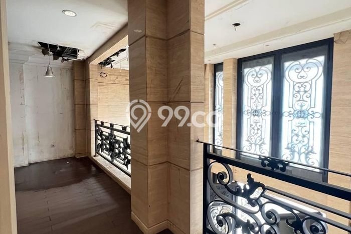 Unit Ruko Dijual di Jakarta Pusat LT 250m2 & LB 900m2 Unit Ruko Dijual di Jakarta Pusat LT 250m2 & LB 900m2