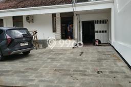 Rumah sewa siap pakai 4 KT di Senopati, Jakarta Selatan Rumah sewa siap pakai 4 KT di Senopati, Jakarta Selatan