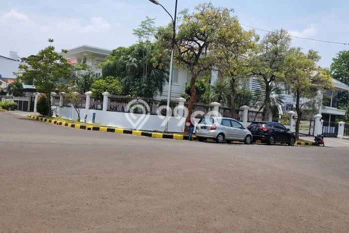 Siap Huni Hunian Elit 5 Kamar di Kebon Jeruk Dekat ke Mana Pun Siap Huni Hunian Elit 5 Kamar di Kebon Jeruk Dekat ke Mana Pun