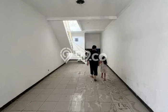 Area Ramai! Ruko Dijual di Rancaekek untuk Bisnis Luas Bangunan 200m2 Area Ramai! Ruko Dijual di Rancaekek untuk Bisnis Luas Bangunan 200m2