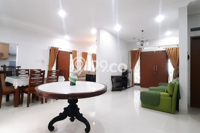 Hunian Elit LB 160m2 Siap Pakai Desain Elegan di Setiabudi, Bandung Hunian Elit LB 160m2 Siap Pakai Desain Elegan di Setiabudi, Bandung