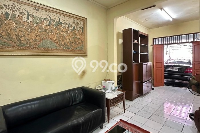 Rumah Elit Modern Tanpa Renovasi di Ragunan Jakarta Selatan Rumah Elit Modern Tanpa Renovasi di Ragunan Jakarta Selatan
