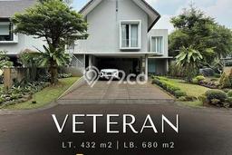 Ready to Use! Premium House LT 432m2 Desain Elegan di Veteran Ready to Use! Premium House LT 432m2 Desain Elegan di Veteran